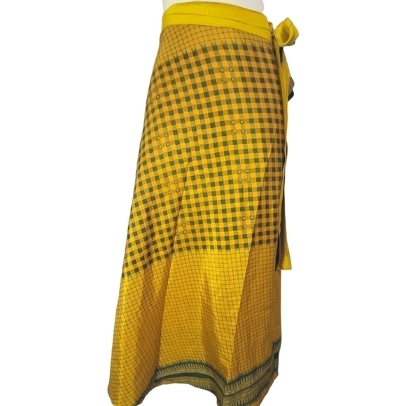 Vintage Reversable Gold and Green Wrap Skirt Fits Sm-XXL - Picture 3 of 5